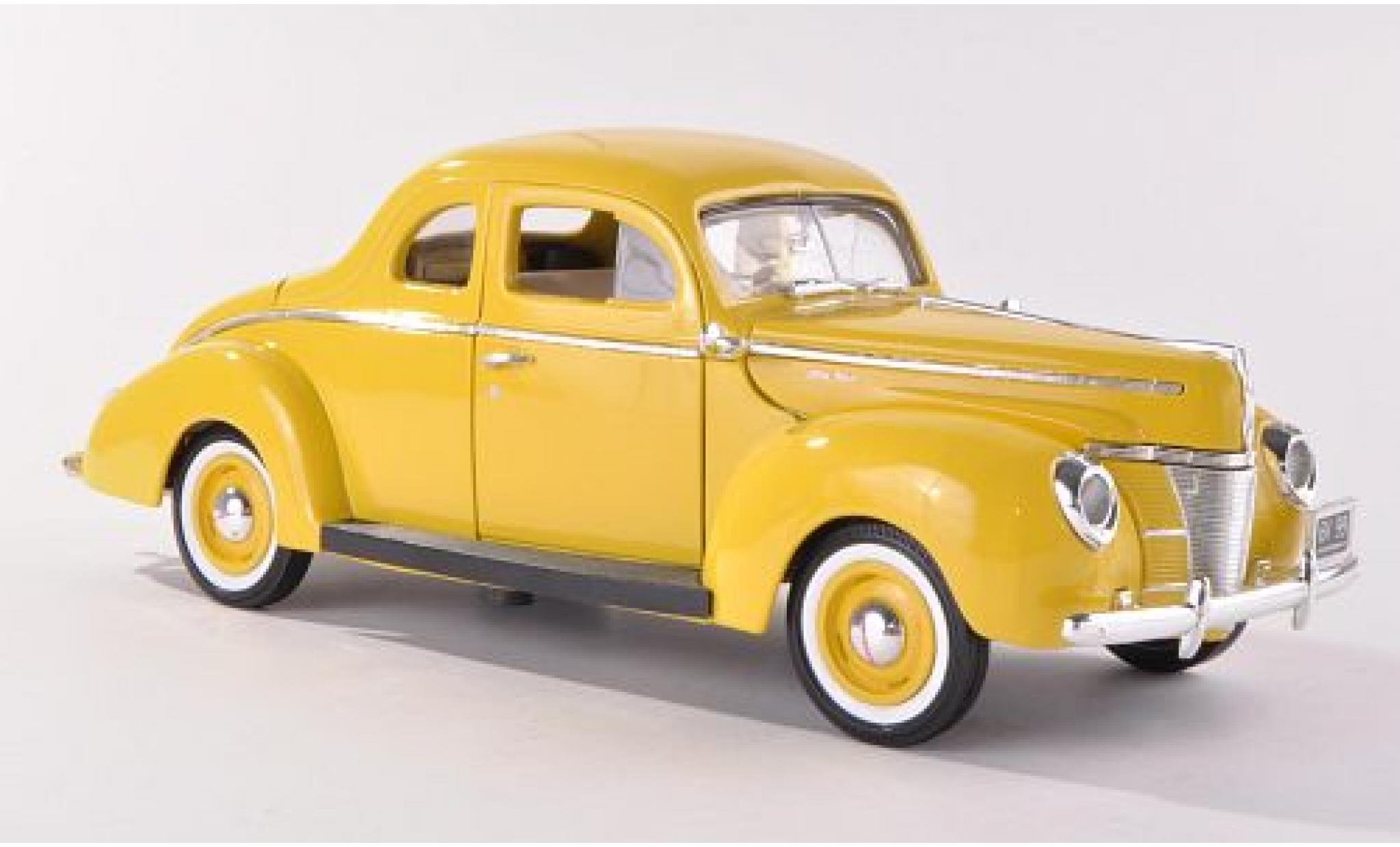 Ford Deluxe 1/18 Motormax giallo 1940 modellino in miniatura