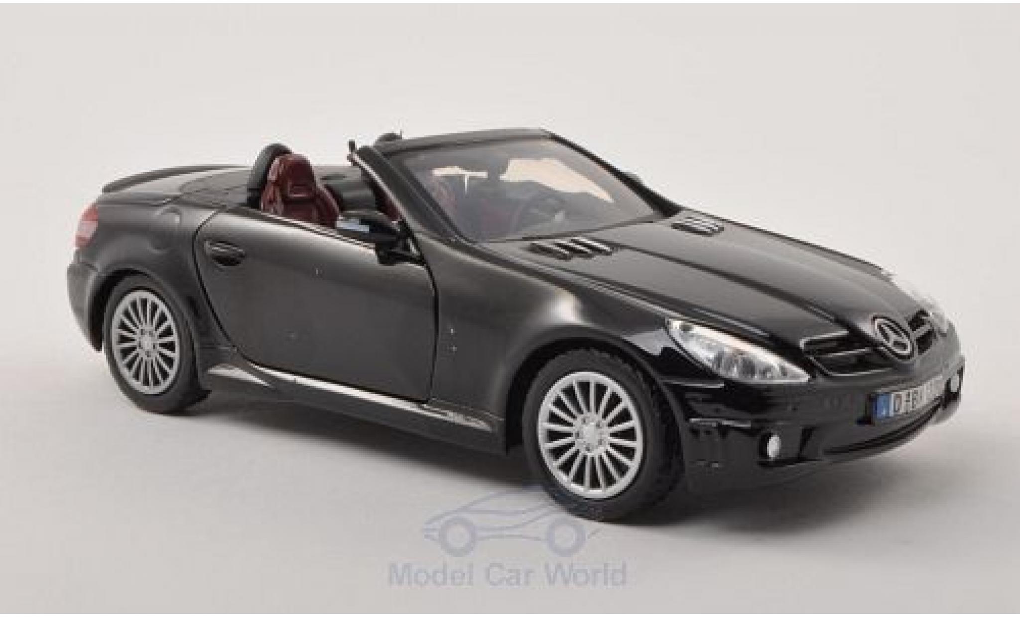Mercedes Classe SLK 1/24 Motormax SLK 55 AMG (R171) nero modellino in miniatura