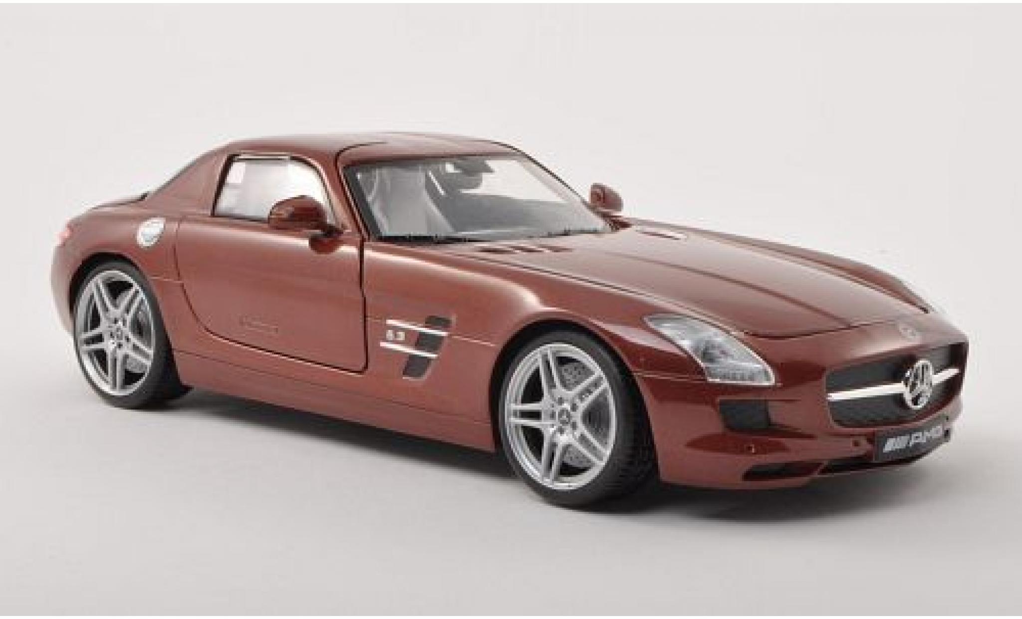 Mercedes SLS 1/18 Motormax AMG (C197) met.-marroneee modellino in miniatura