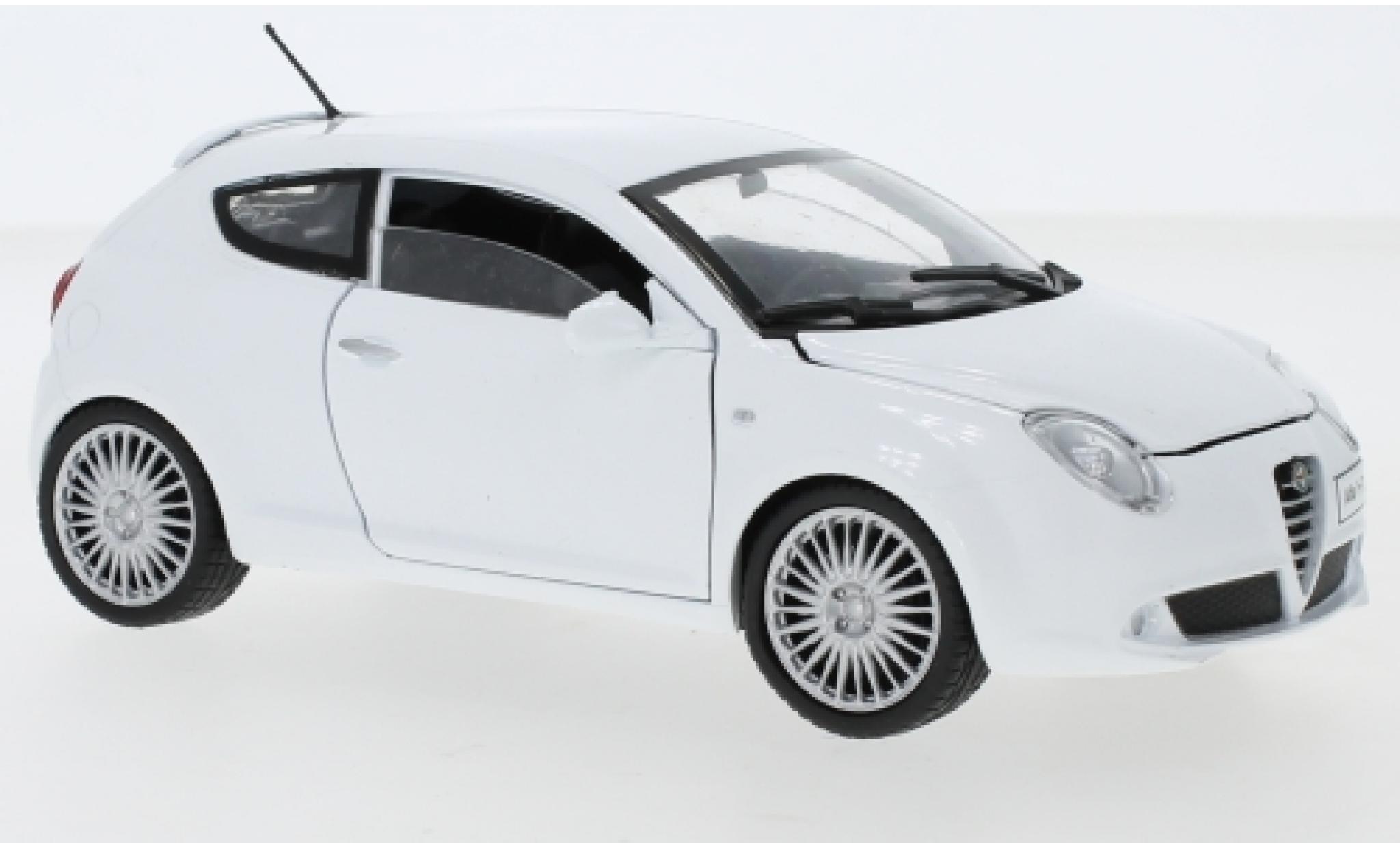 Alfa Romeo Mito 1/24 Motormax MiTo bianco modellino in miniatura