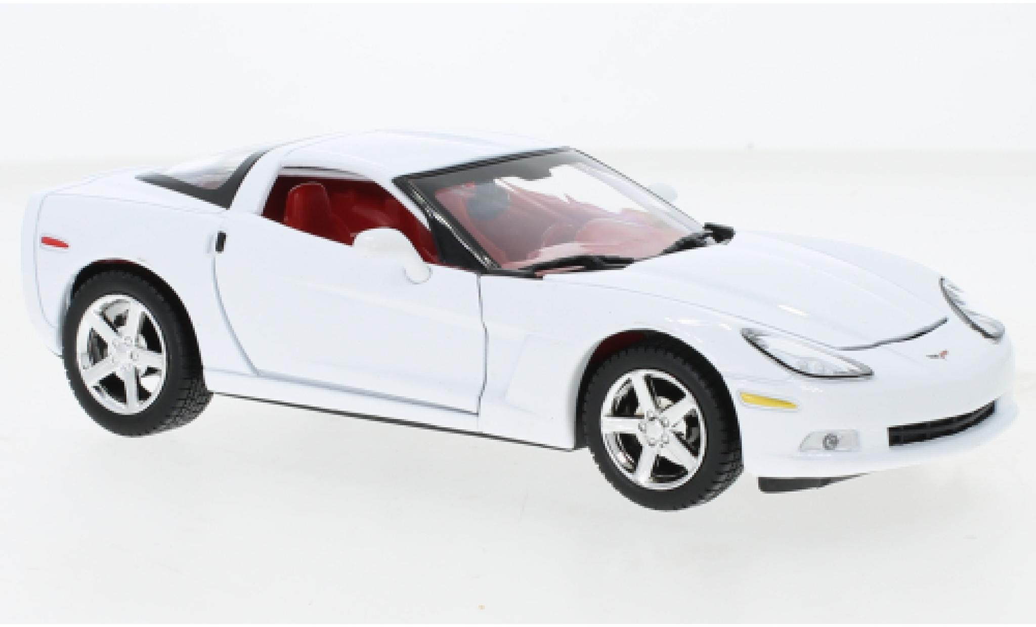 Chevrolet Corvette 1/24 Motormax (C6) bianco 2005 modellino in miniatura