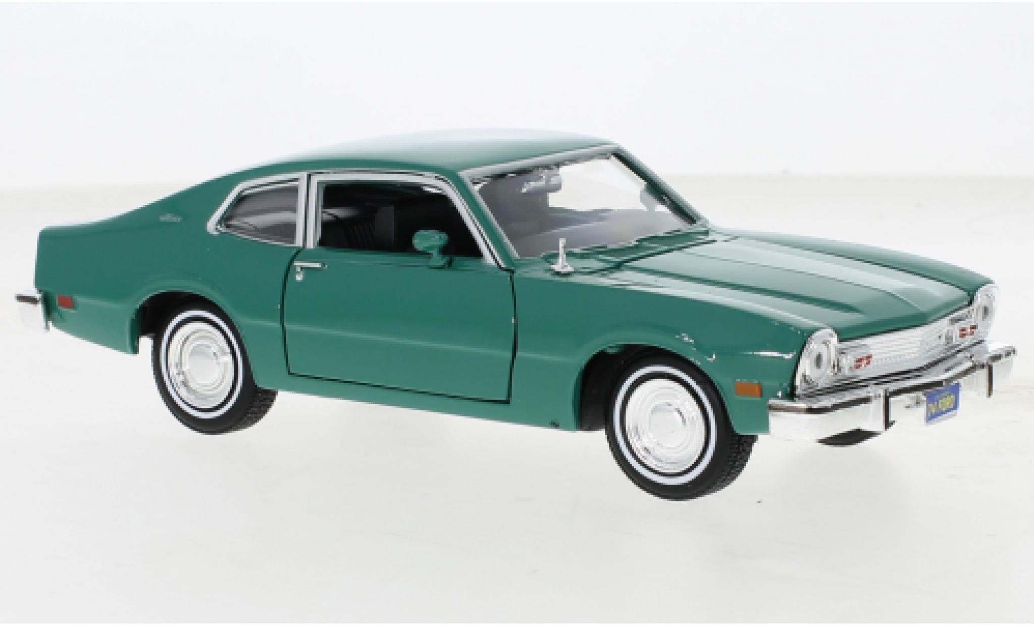 Ford Maverick 1/24 Motormax verde 1974 modellino in miniatura