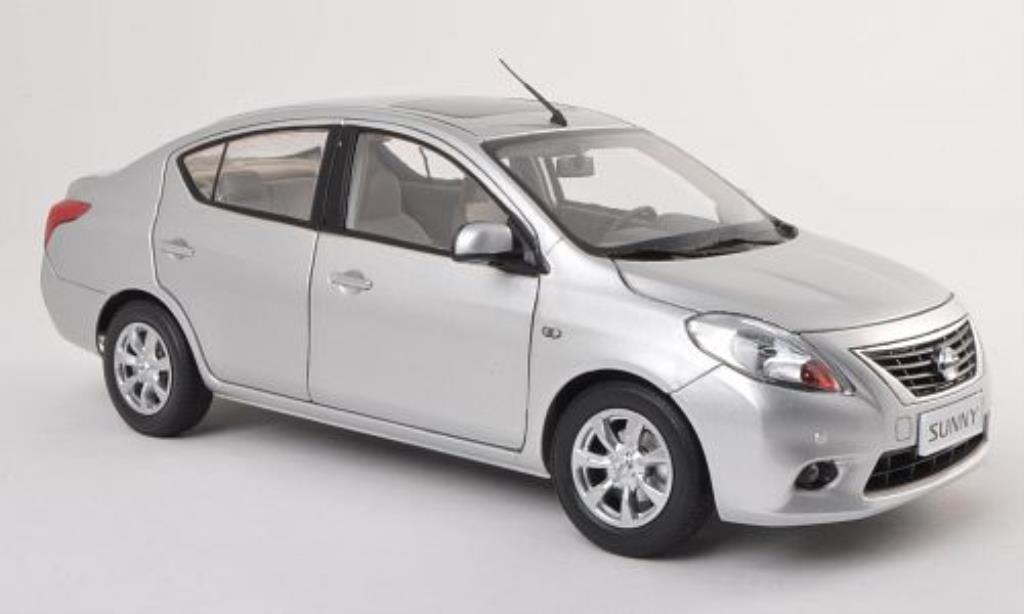 Nissan Sunny 1/18 Paudi grigio 2010 modellino in miniatura