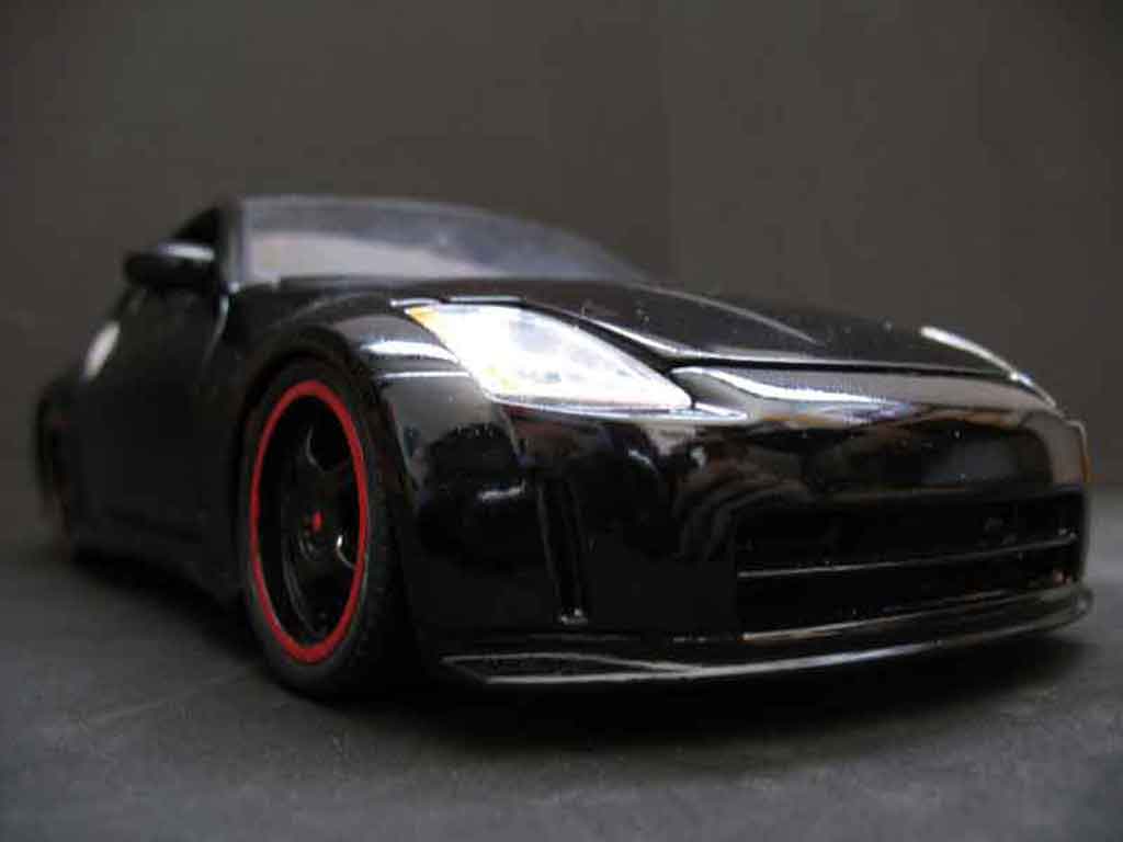 Nissan 350Z 1/18 Maisto coupe preparation tuning nero jantes neros tuning modellino in miniatura