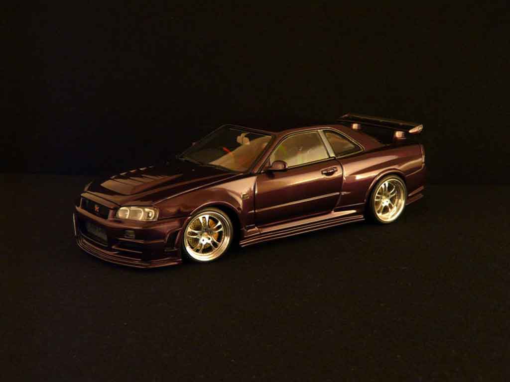 Nissan Skyline R34 1/18 Autoart R34 z-purple tuning modellino in miniatura