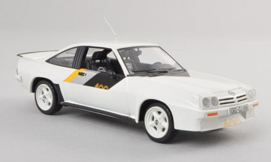 Opel Manta B 1/43 Schuco B 400 bianco modellino in miniatura