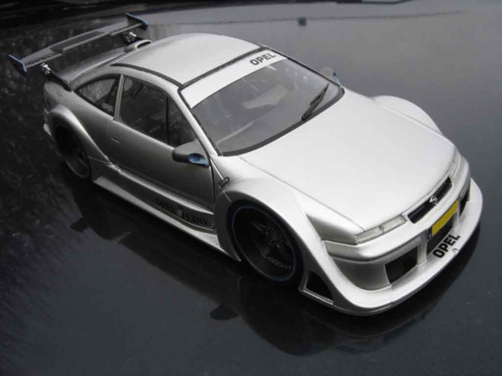 Opel Calibra 1/18 Ut Models dtm street tuning modellino in miniatura