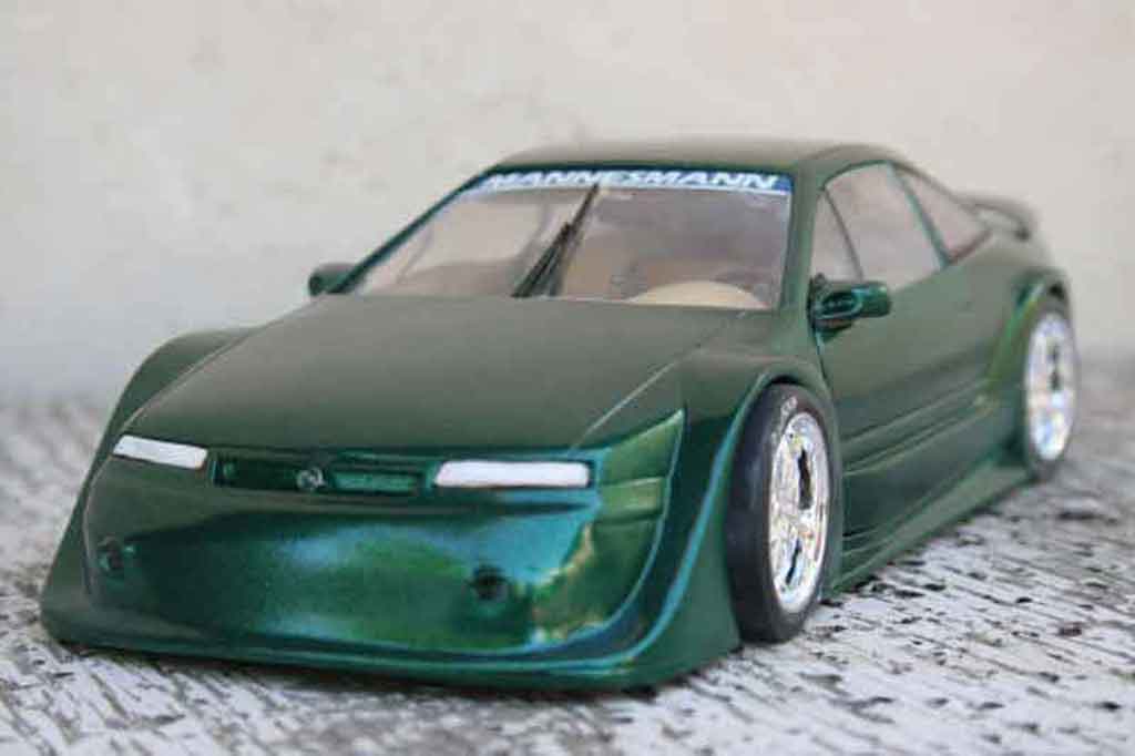 Opel Calibra 1/18 Ut Models lissage tuning modellino in miniatura