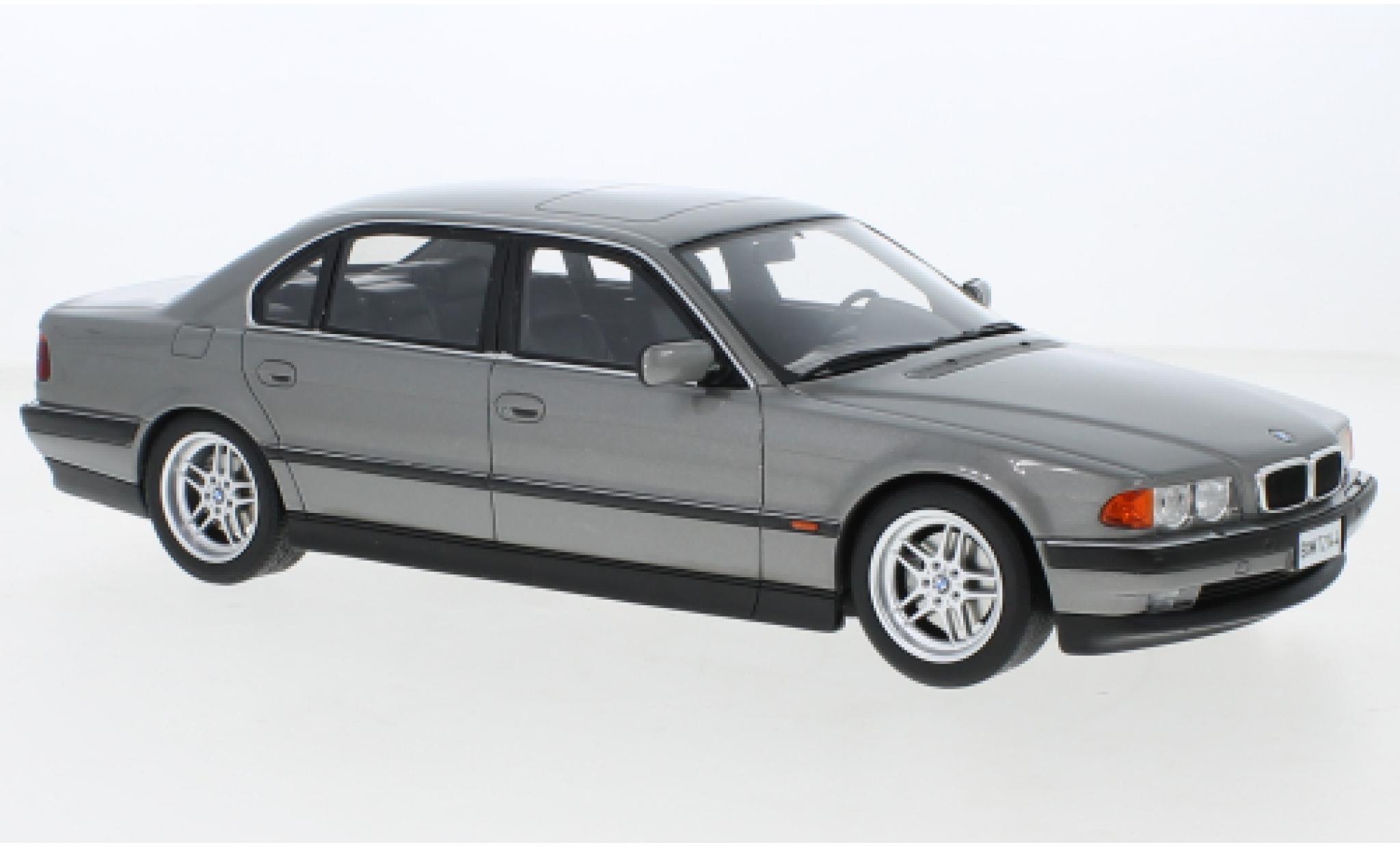 Bmw 750 1/18 Ottomobile iL (E38) d 1995 modellino in miniatura