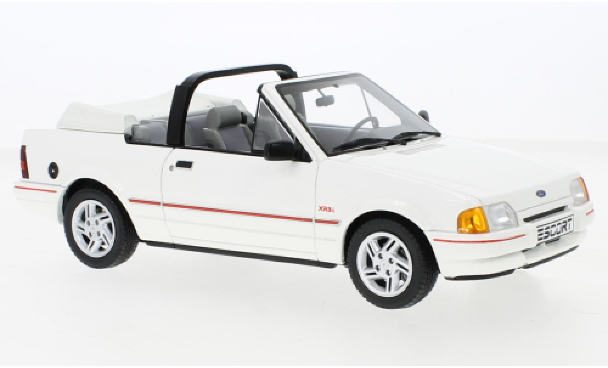 Ford Escort 1/18 Ottomobile MK IV XR3i cabriolet bianco 1986 modellino in miniatura