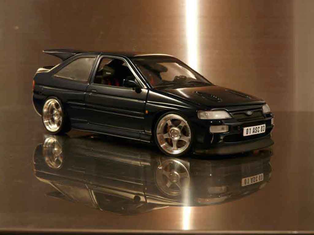 Ford Escort Cosworth 1/18 Ut Models Cosworth rs tuning tuning modellino in miniatura