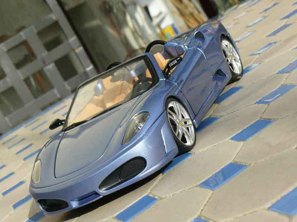 Ferrari F430 spider 1/18 Hot Wheels spider blu metallized modellino in miniatura