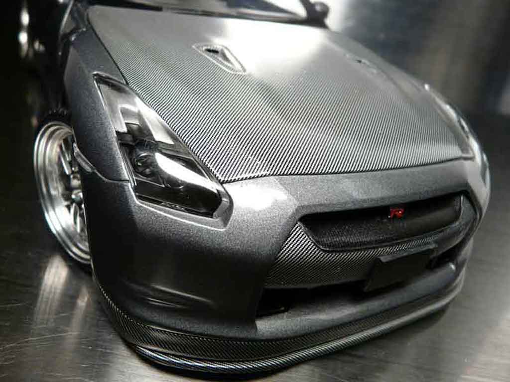 Nissan Skyline R35 1/18 Autoart R35 carbone