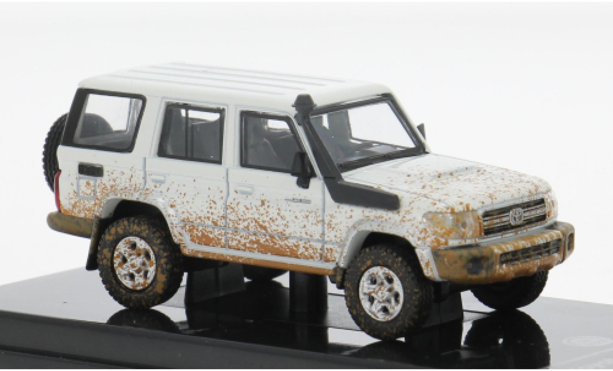 Toyota Land Cruiser Para64 LC76 weiss 2014 1:64 modellino in miniatura