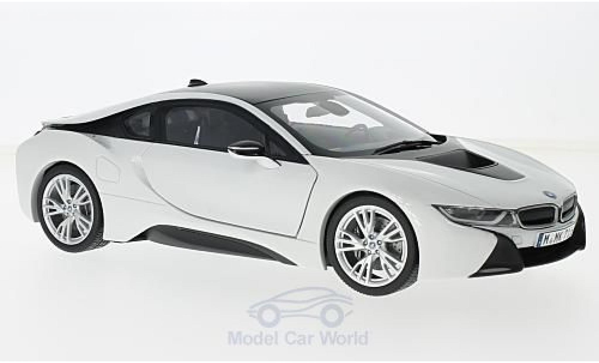 Bmw i8 1/18 Paragon metallico bianco/grigio modellino in miniatura