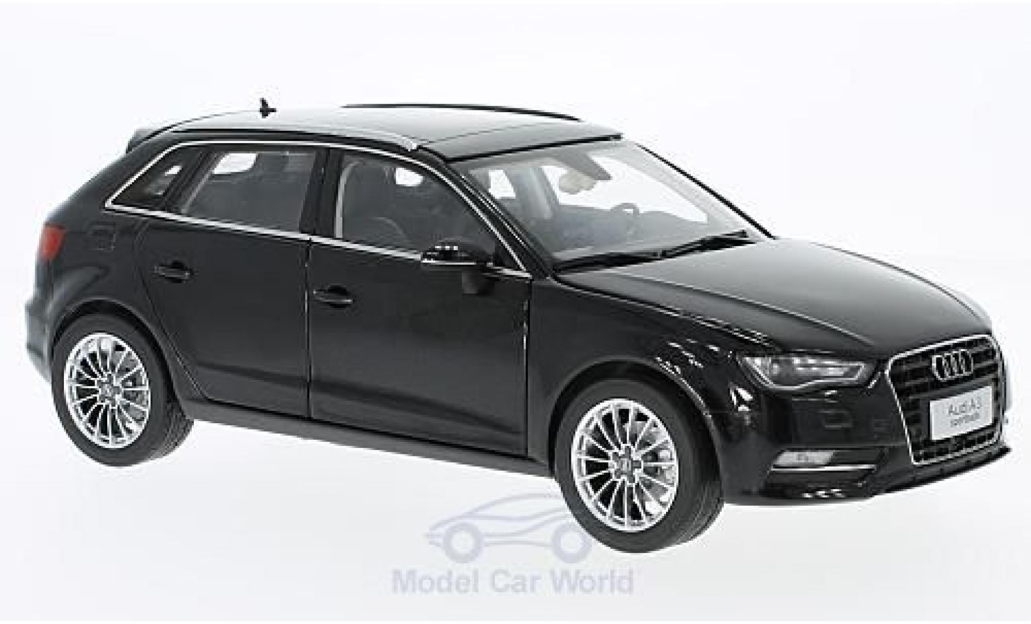 Audi A3 1/18 Paudi Hatchback nero modellino in miniatura