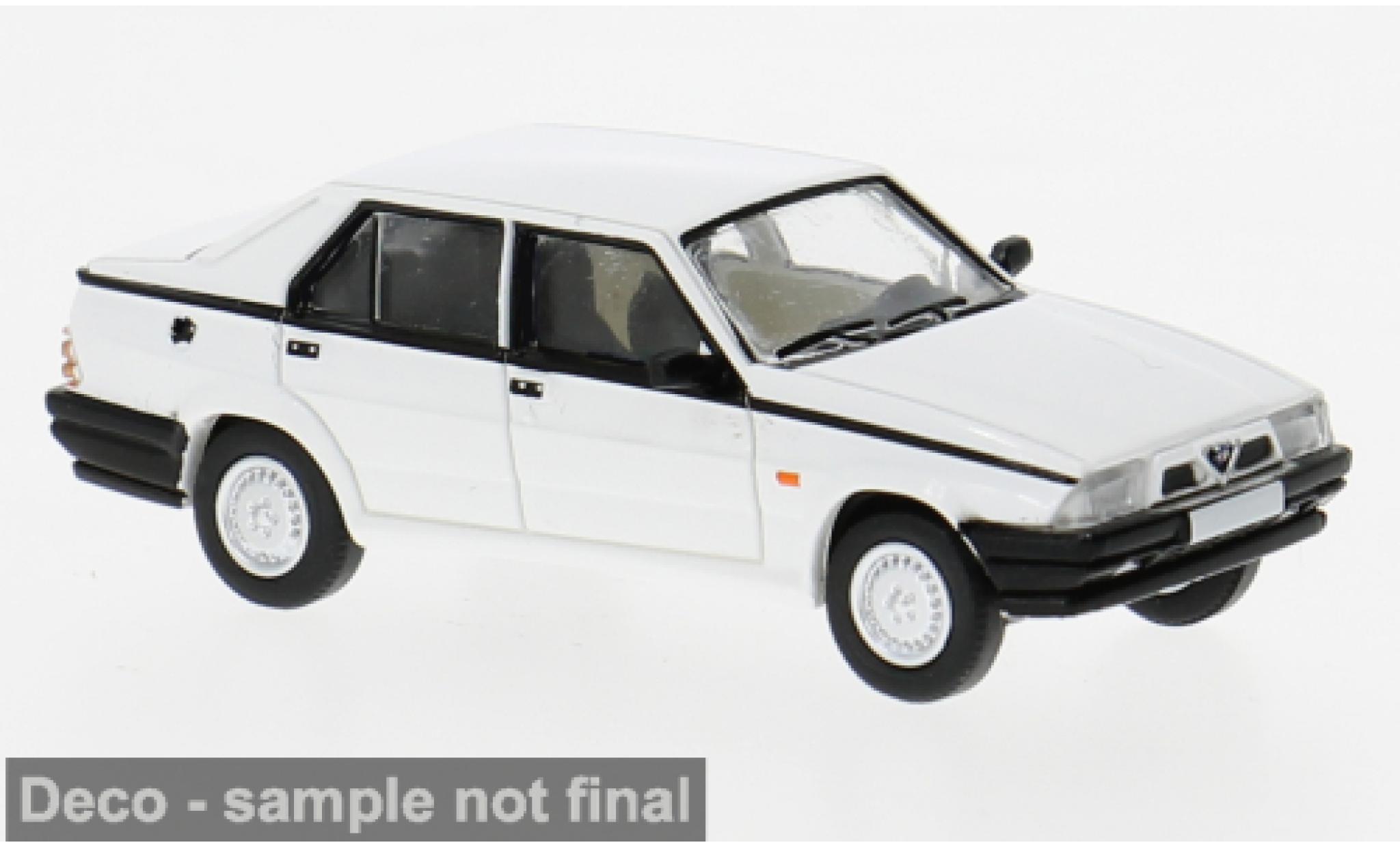 Alfa Romeo 75 PCX87 weiss 1988 1:87 modellino in miniatura