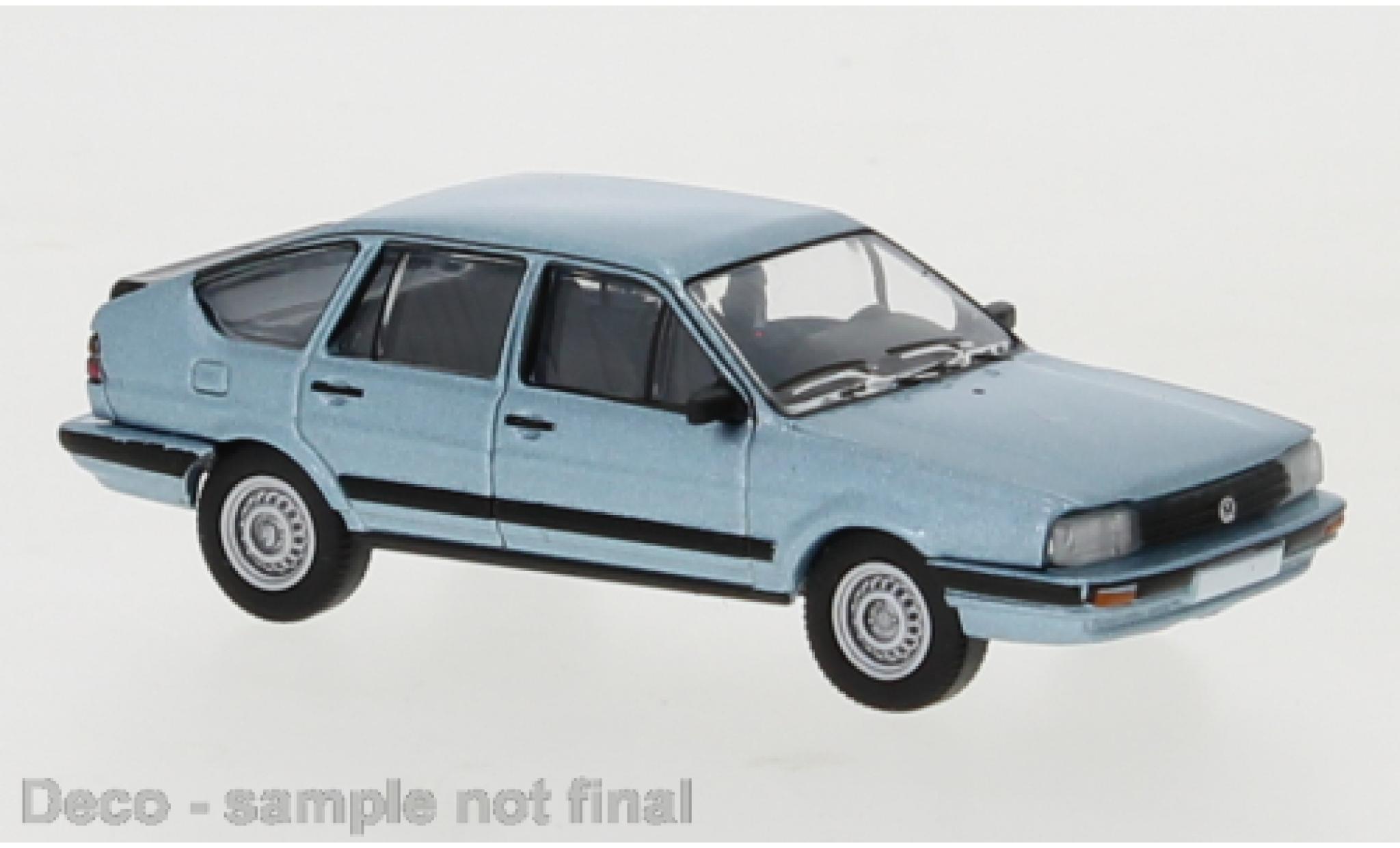 Volkswagen Passat 1/87 PCX87 B2 metallise blu clair 1985 modellino in miniatura