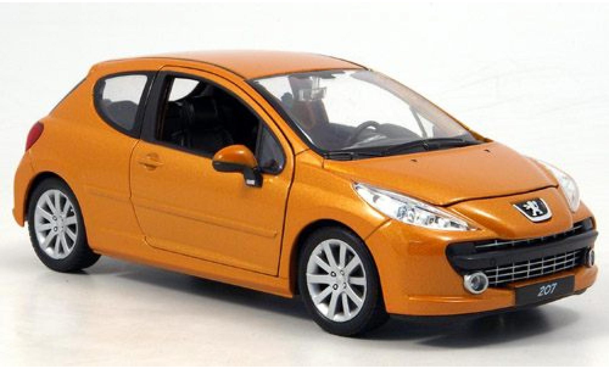 Peugeot 207 1/24 Welly orange 1:24 modellino in miniatura