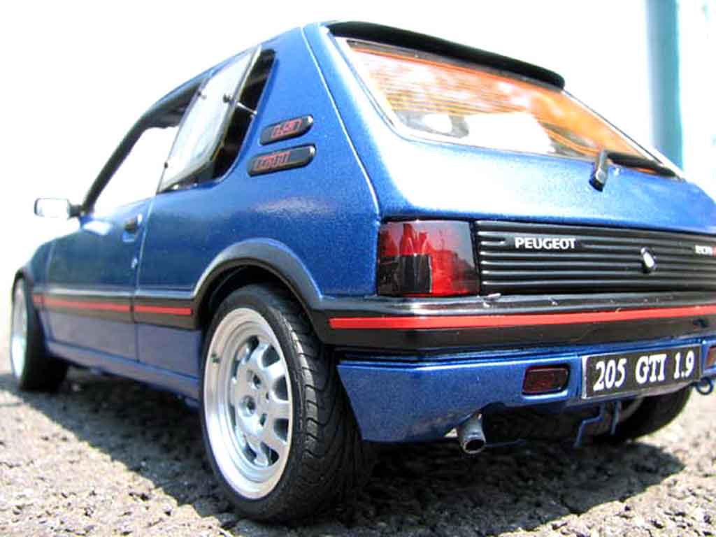 Peugeot 205 GTI 1/18 Solido 1.9 Bleu Miami GTI blu miami