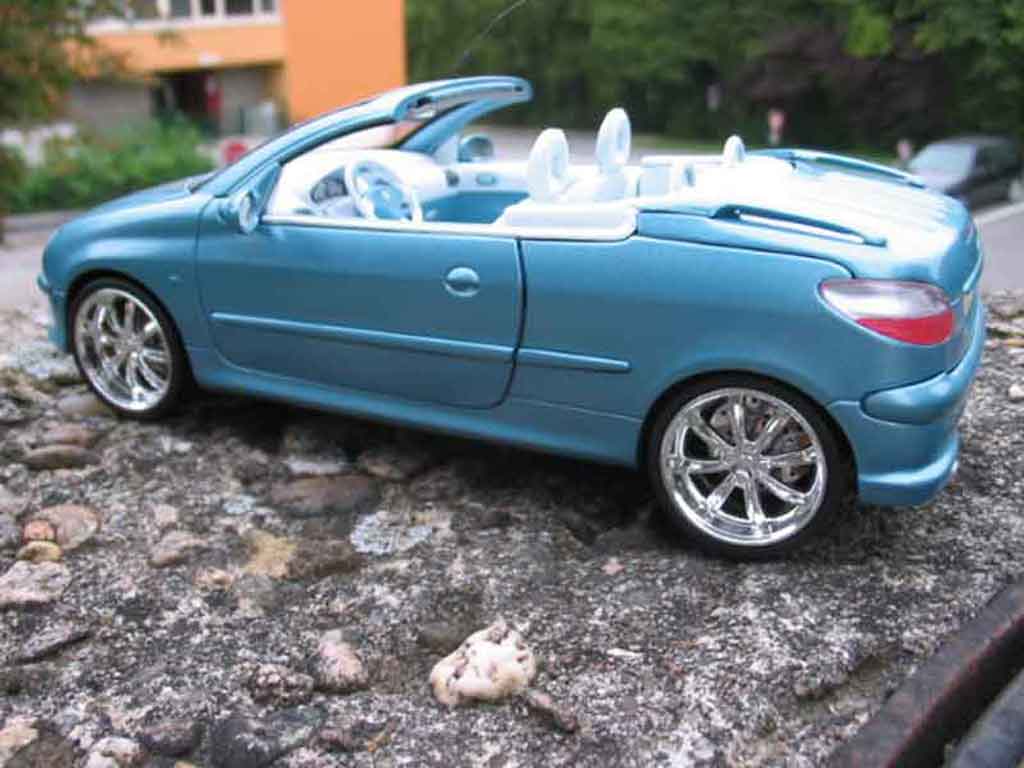 Peugeot 206 CC 1/18 Solido CC blu jantes chromees tuning modellino in miniatura