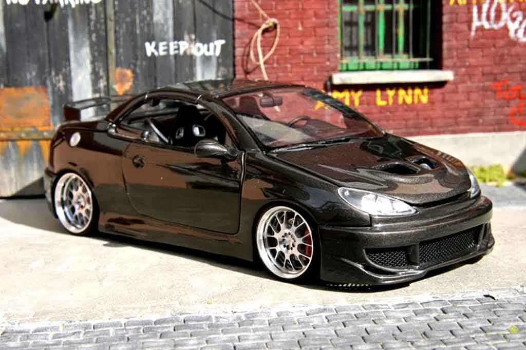 Peugeot 206 CC 1/18 Solido CC carbon covered tuning modellino in miniatura