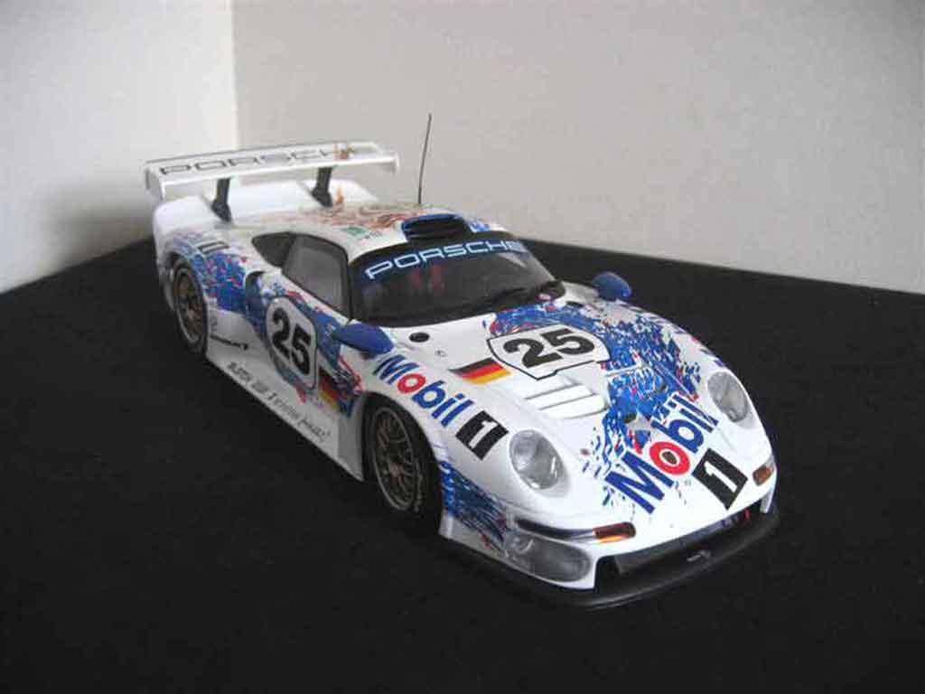 Porsche 993 GT1 1/18 Ut Models GT1 le mans 96 #25 mobil 1 modellino in miniatura