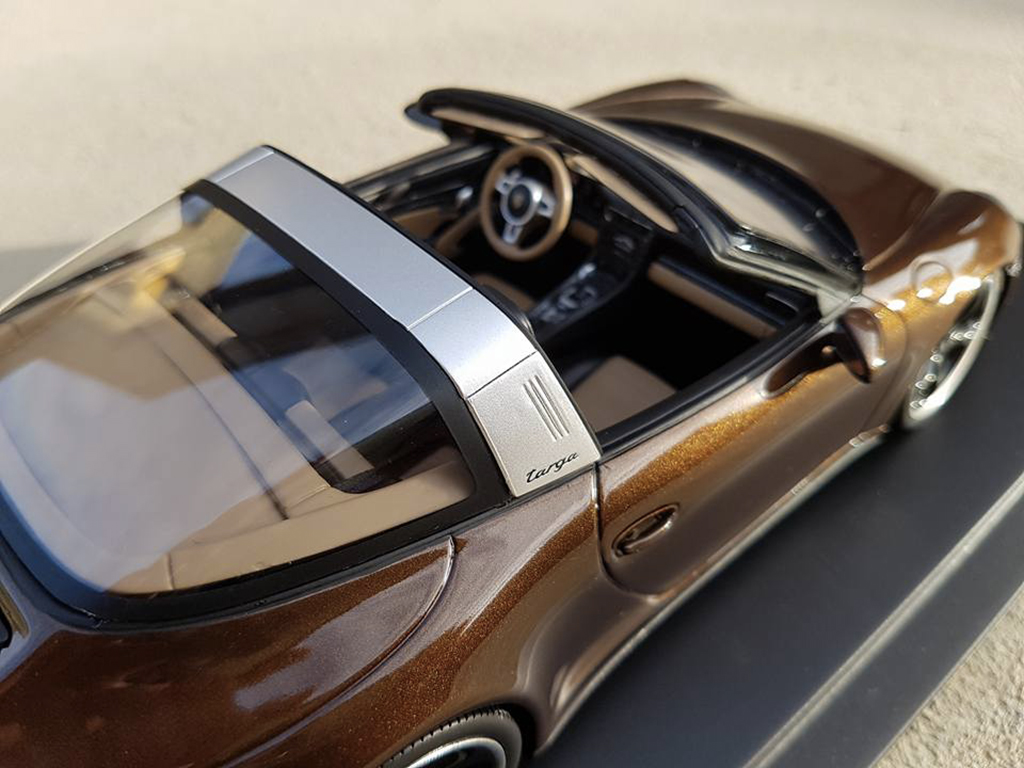 Porsche 991 Targa 1/18 GT Spirit Targa 4 GTS marronee jantes techart tuning modellino in miniatura