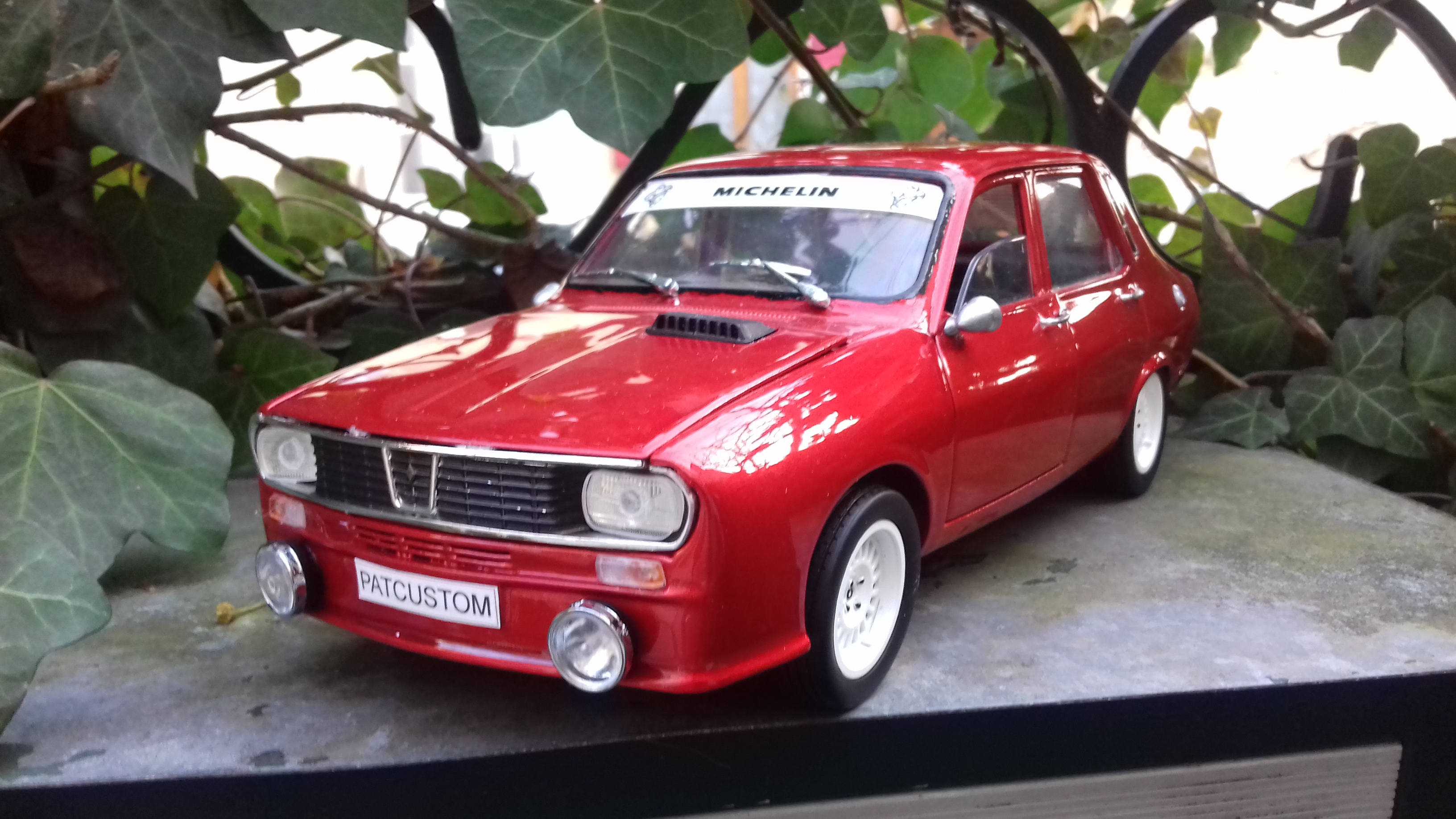 Renault 12 Gordini 1/18 Solido Gordini kit carrosserie antibrouillard rosso tuning modellino in miniatura