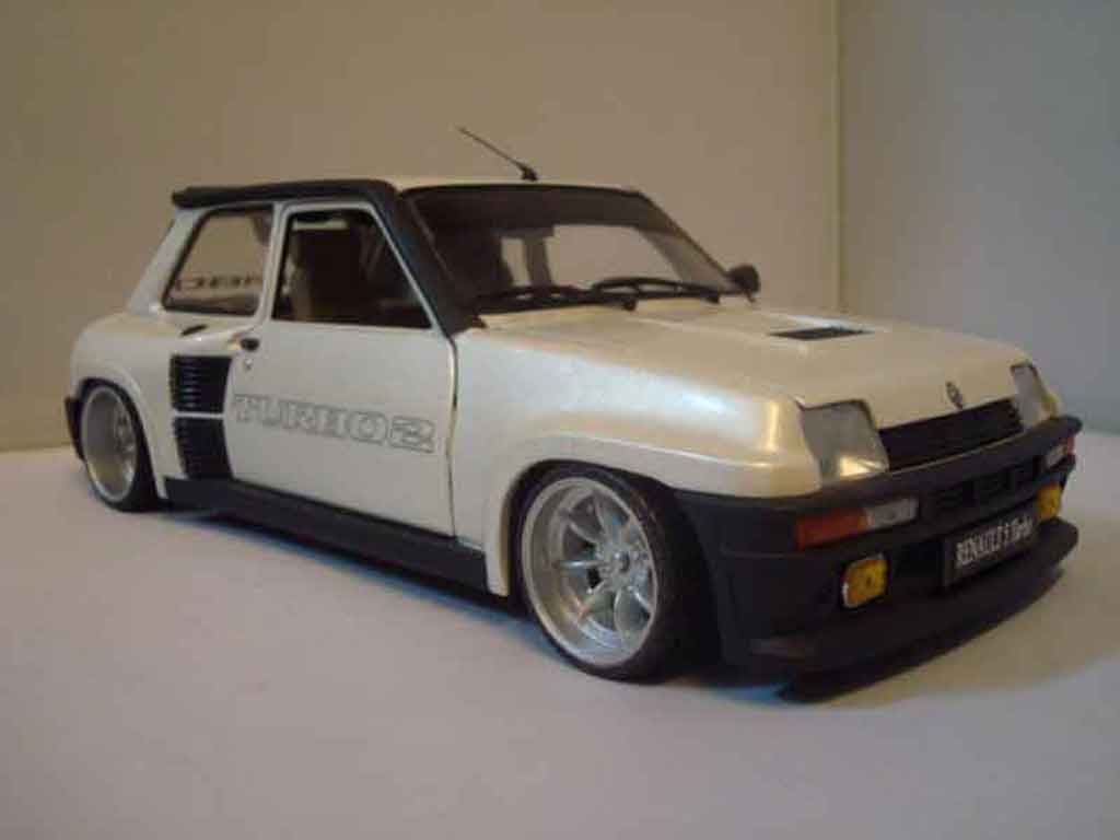 Renault 5 Turbo 1/18 Universal Hobbies Turbo 2 bianco tuning modellino in miniatura