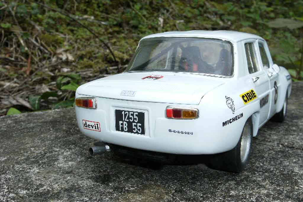 Renault 8 Gordini 1/18 Solido Gordini bianco jantes larges et kit carrosserie dinacar
