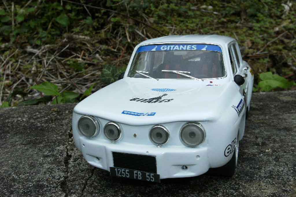 Renault 8 Gordini 1/18 Solido Gordini bianco jantes larges et kit carrosserie dinacar