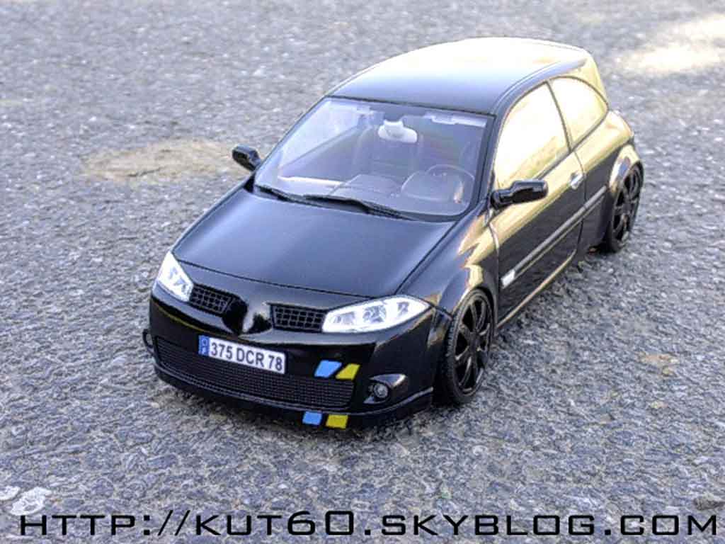 Renault Megane Sport 1/18 Burago Sport rs f1 team black kit xenon tuning modellino in miniatura