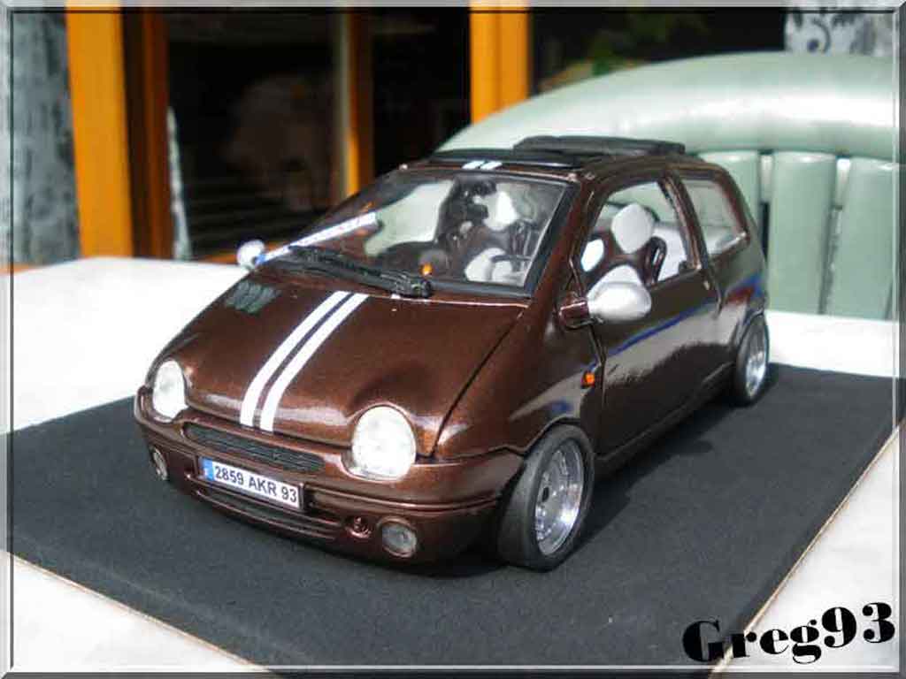 Renault Twingo 1/18 Anson chocolate jantes ronal tuning modellino in miniatura