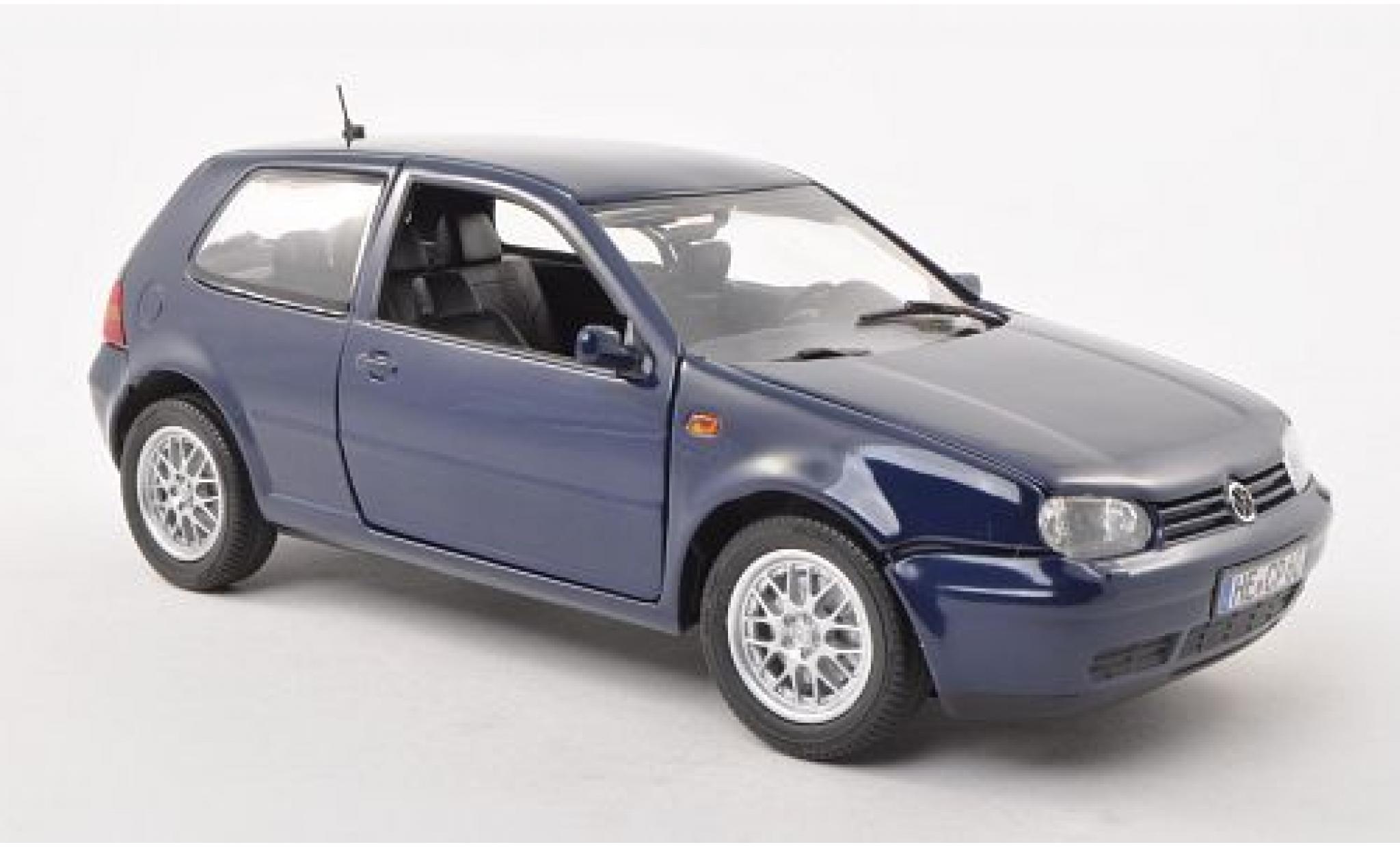 Volkswagen Golf 1/18 Revell IV blu 1997 sans Vitrine modellino in miniatura