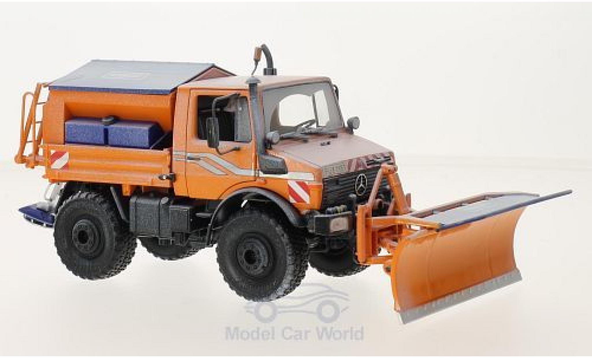 Mercedes Unimog 1/32 Schuco U 1600 orange Winterdienst gealtert mit Räumschild und Salzstreuer modellino in miniatura