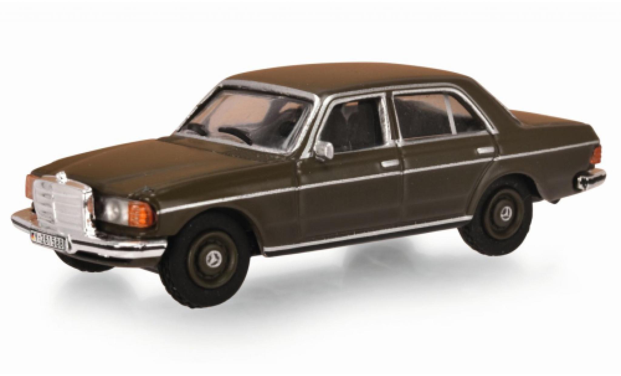 Mercedes 230 1/87 Schuco E (W123) Bundeswehr modellino in miniatura