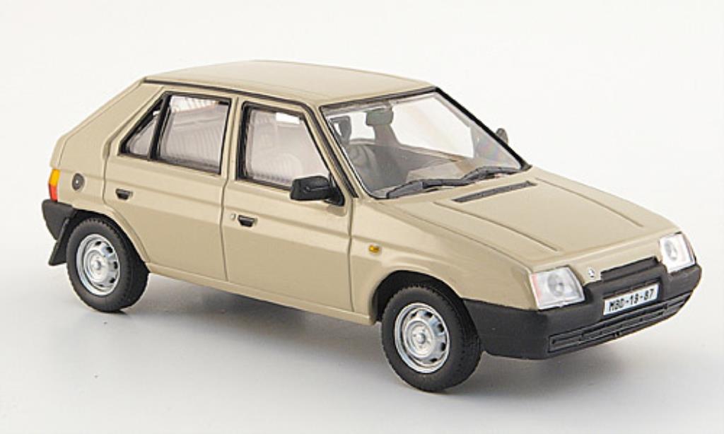 Skoda Favorit 1/43 Abrex 136 L beige 1987 modellino in miniatura