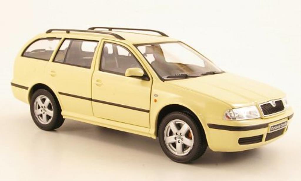 Skoda Octavia 1/24 Abrex Tour Combi beige modellino in miniatura