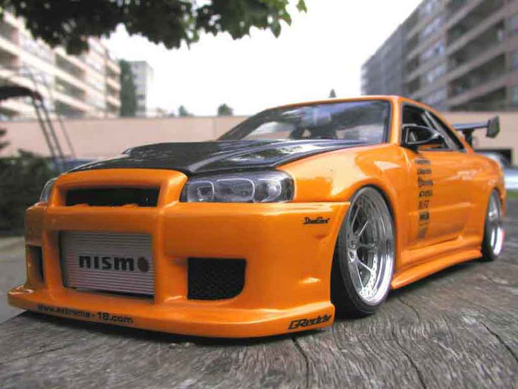 Nissan Skyline R34 1/18 Autoart R34 gt aileron et capot carbone r tuning modellino in miniatura