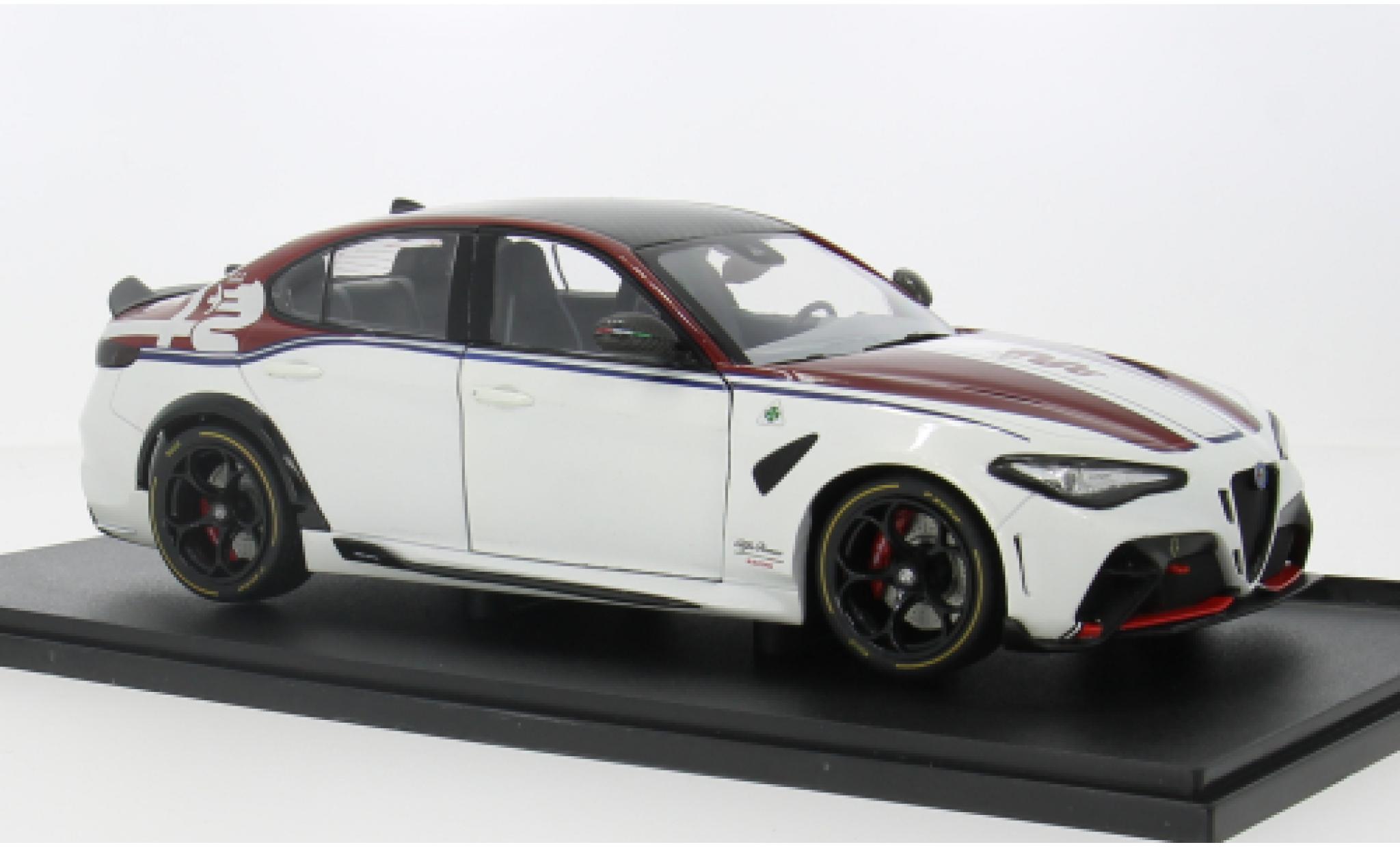 Alfa Romeo Giulia 1/18 Solido GTAM weiss/rot 1:18 modellino in miniatura