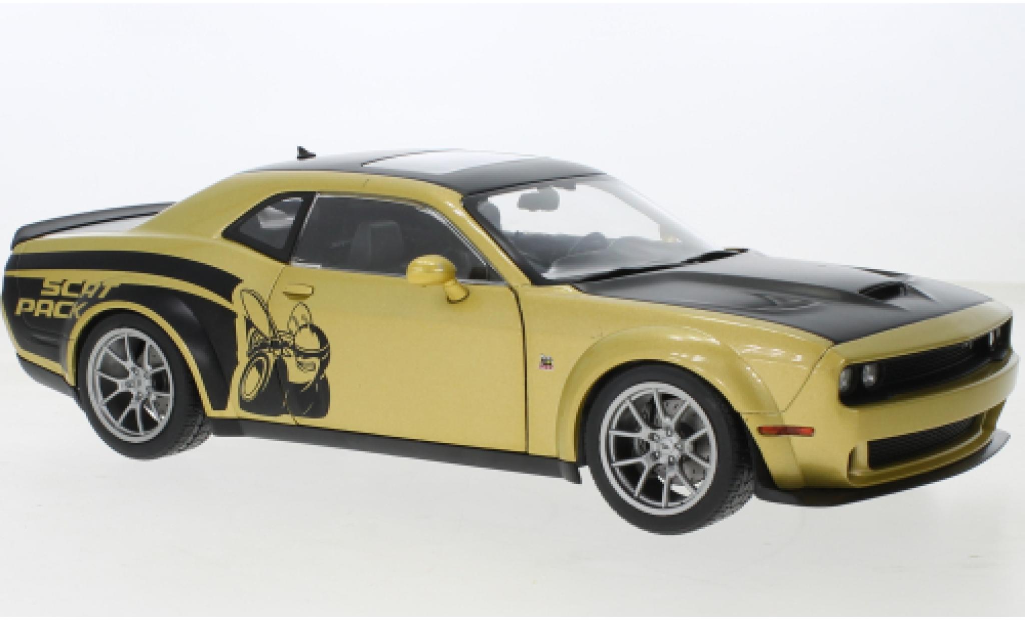 Dodge Challenger 1/18 Solido R/T Scat Pack Widebody metallise beige/matte-nero 2020 modellino in miniatura