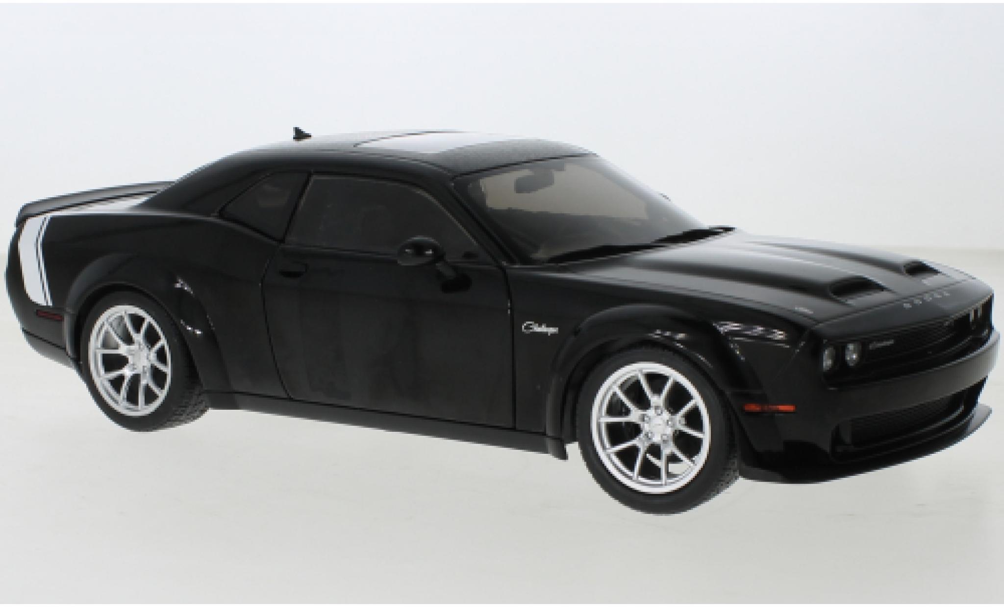 Dodge Challenger 1/18 Solido SRT Hellcat Widebody nero 2023 modellino in miniatura