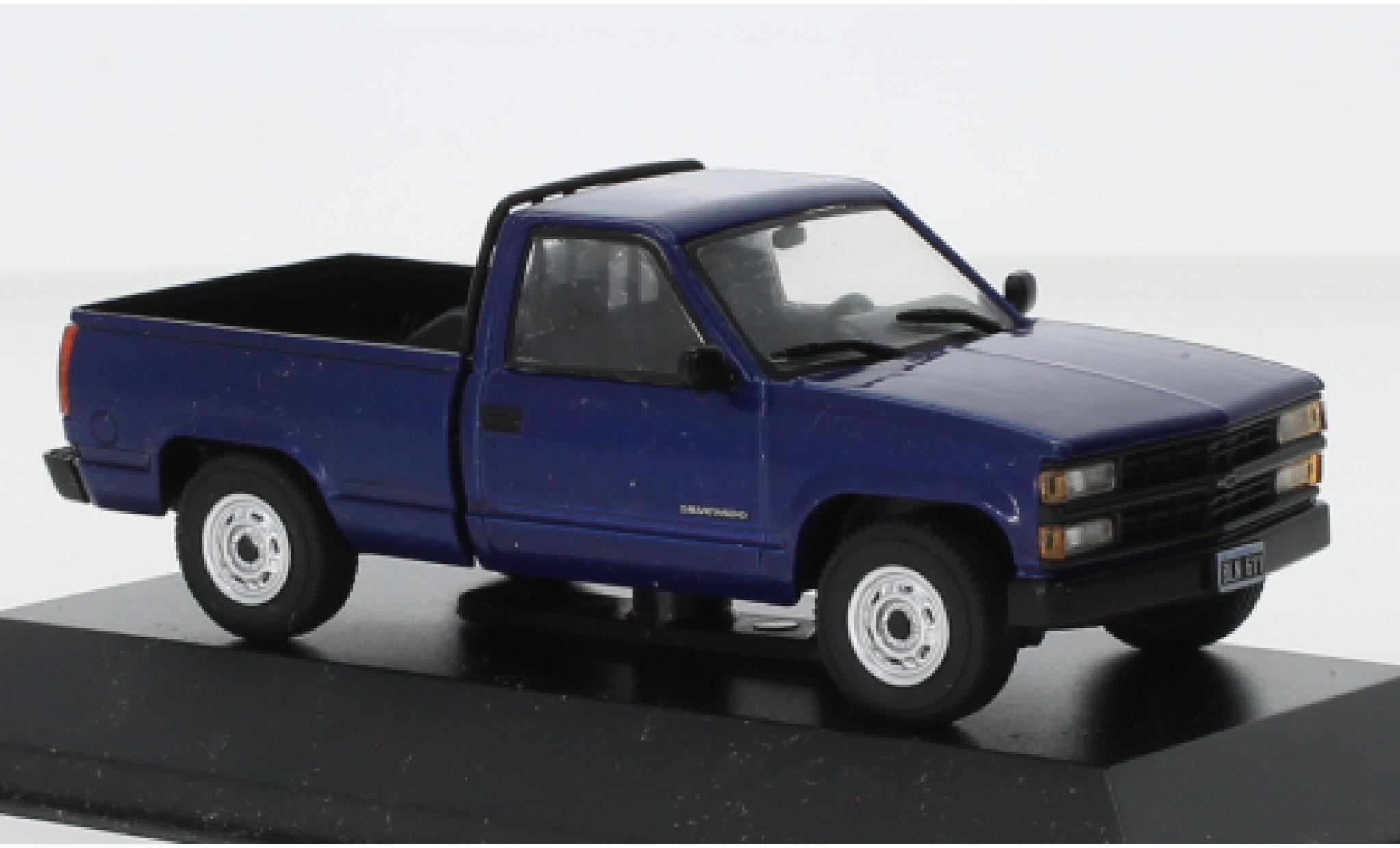 Chevrolet Silverado 1/43 SpecialC metallico blu 1997 modellino in miniatura