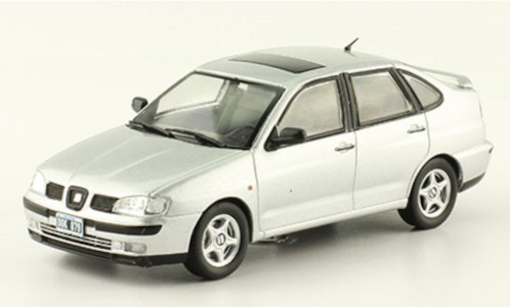Seat Cordoba 1/43 SpecialC .-120 silber 2000 1:43 modellino in miniatura