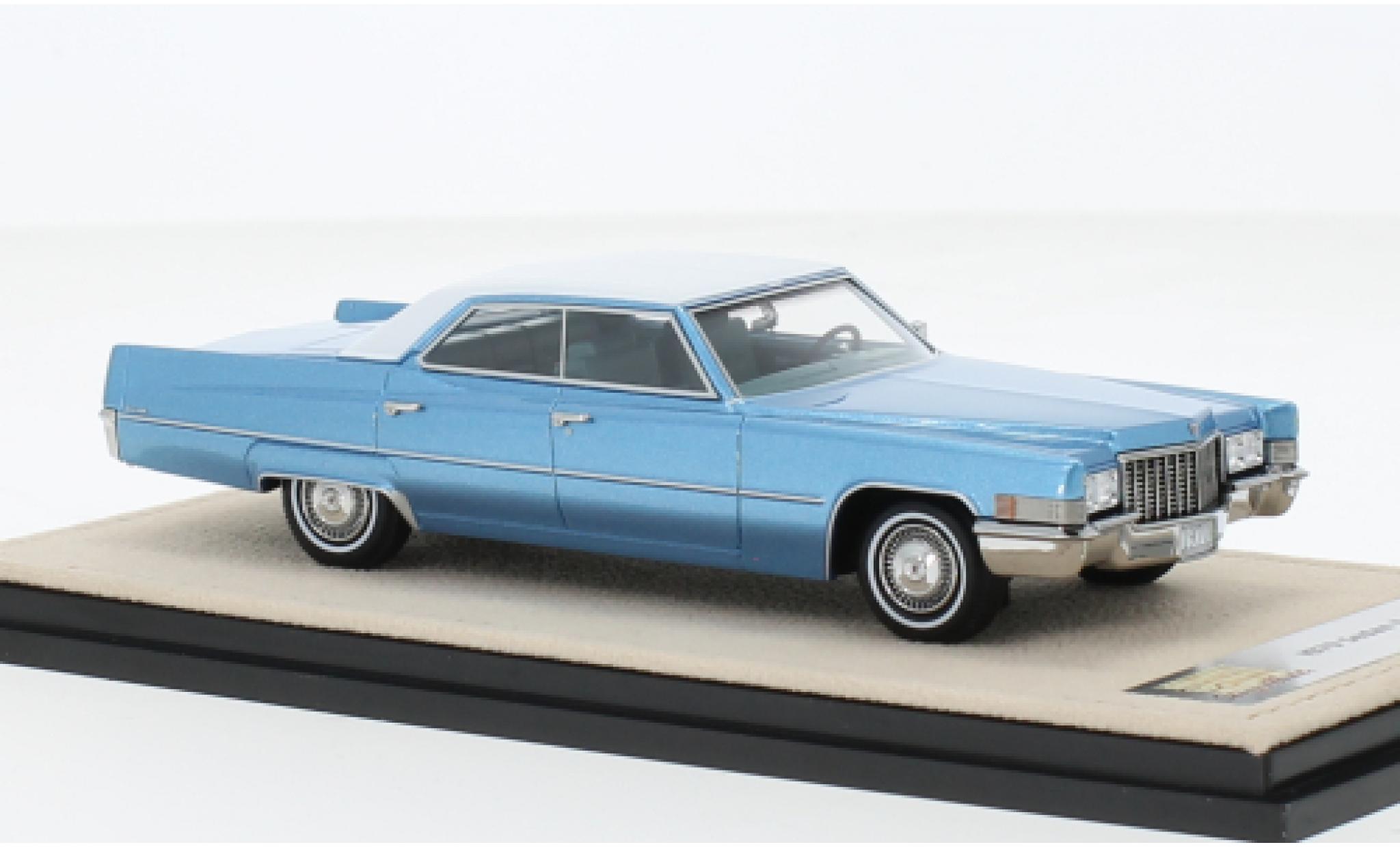 Cadillac Sedan 1/43 Stamp Models DeVille metallise blu clair/bianco 1970 modellino in miniatura