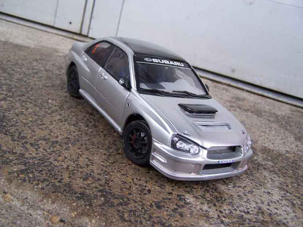 Subaru Impreza WRX 1/18 Solido WRX street tuning modellino in miniatura