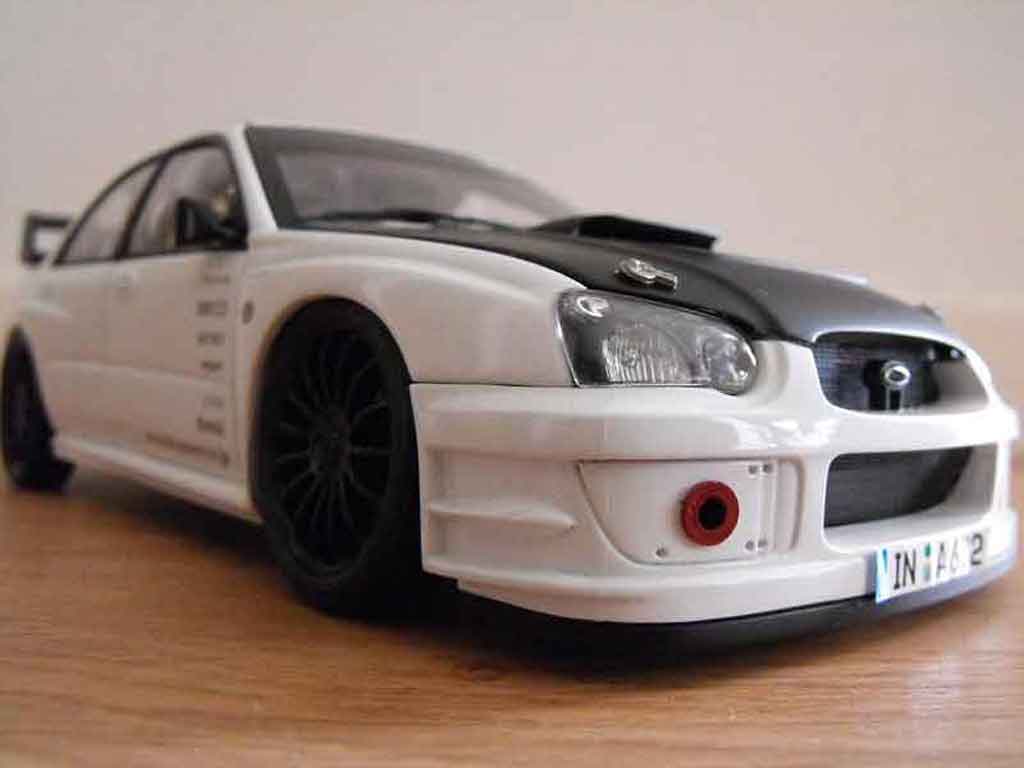 Subaru Impreza WRX 1/18 Autoart WRX 2003 plain body white tuning modellino in miniatura