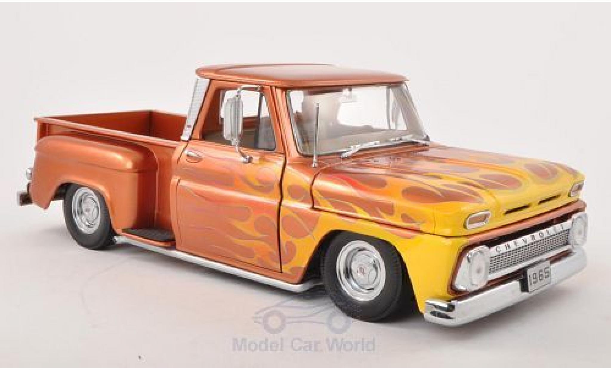 Chevrolet C-10 1/18 Sun Star Stepside Pick Up Low Rider kupfer/Dekor 1965 modellino in miniatura
