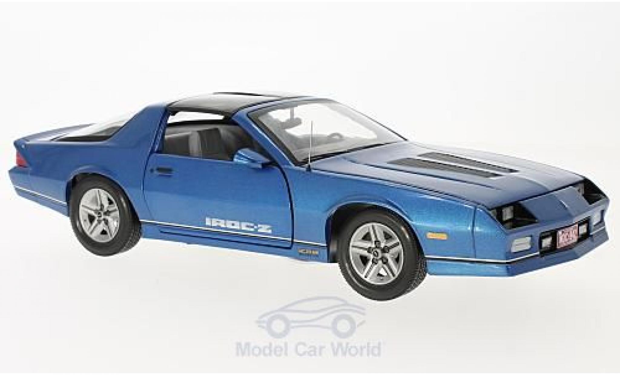 Chevrolet Camaro 1/18 Sun Star IROC-Z metallico blu 1985 modellino in miniatura